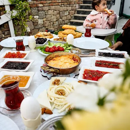 Oda ve Kahvaltı Kent Ayvalık Ayvalı